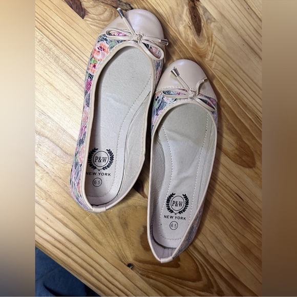 2 PAIR of P & W round toe ballet flats Black & cream lace floral w/ bow 605 - Picture 14 of 14